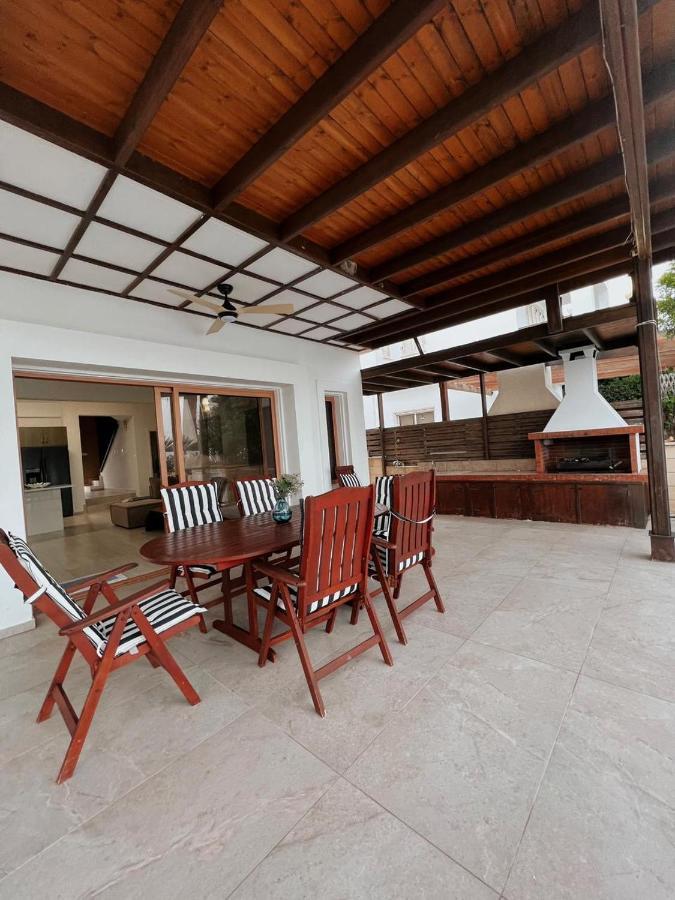 Oasi Rejuve Villa Meneou ภายนอก รูปภาพ